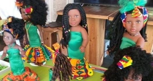 Les poupées afro coiffées lors du concours organisé par l’association Kopéna