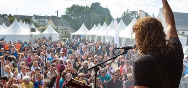 Un concert donné lors de l'édition 2018 du Festival Les Insulaires