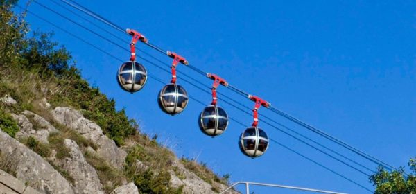 Les célèbres bulles du téléphérique de Grenoble.
