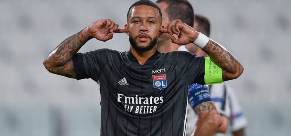 L'attaquant de l'Olympique Lyonnais memphis depay, célébrant