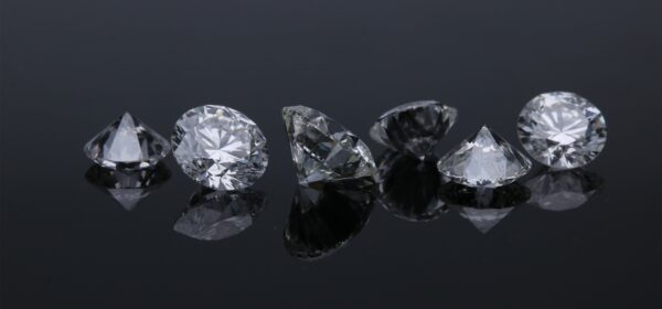 Des diamants.